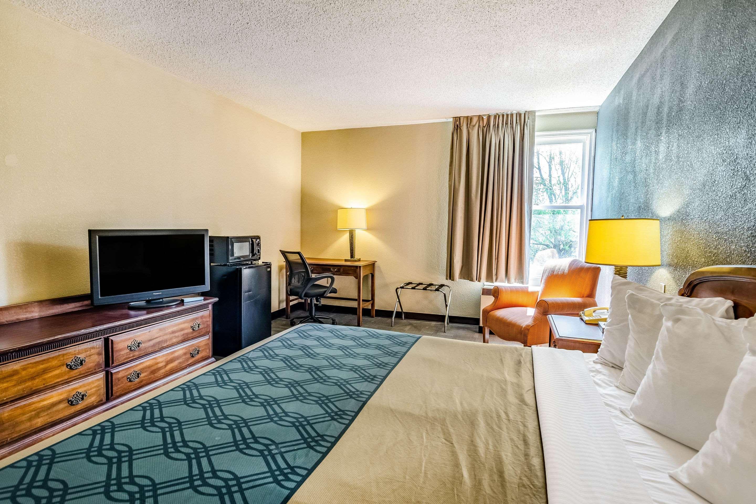Econo Lodge Inn & Suites Radford-Blacksburg Area エクステリア 写真