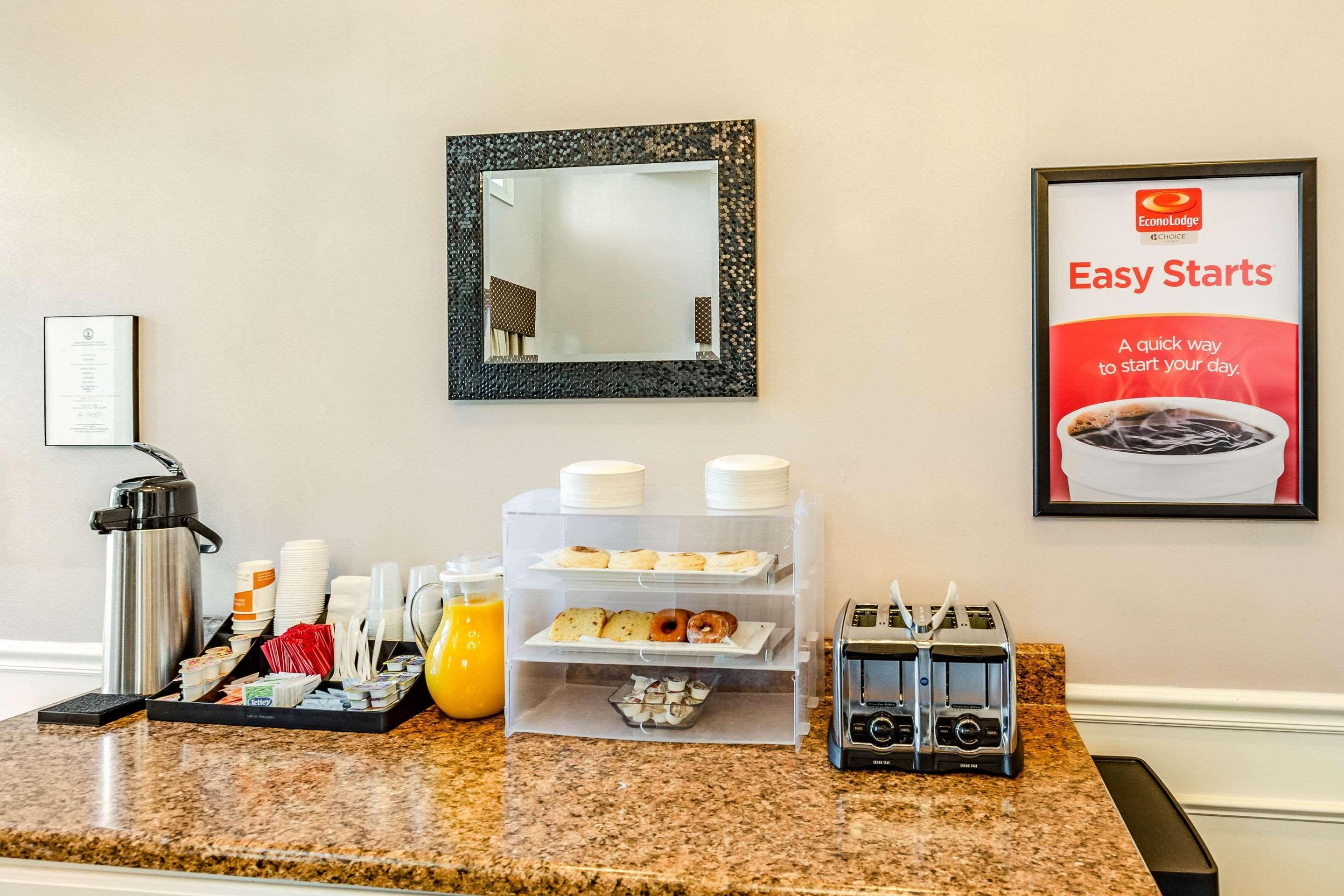 Econo Lodge Inn & Suites Radford-Blacksburg Area エクステリア 写真