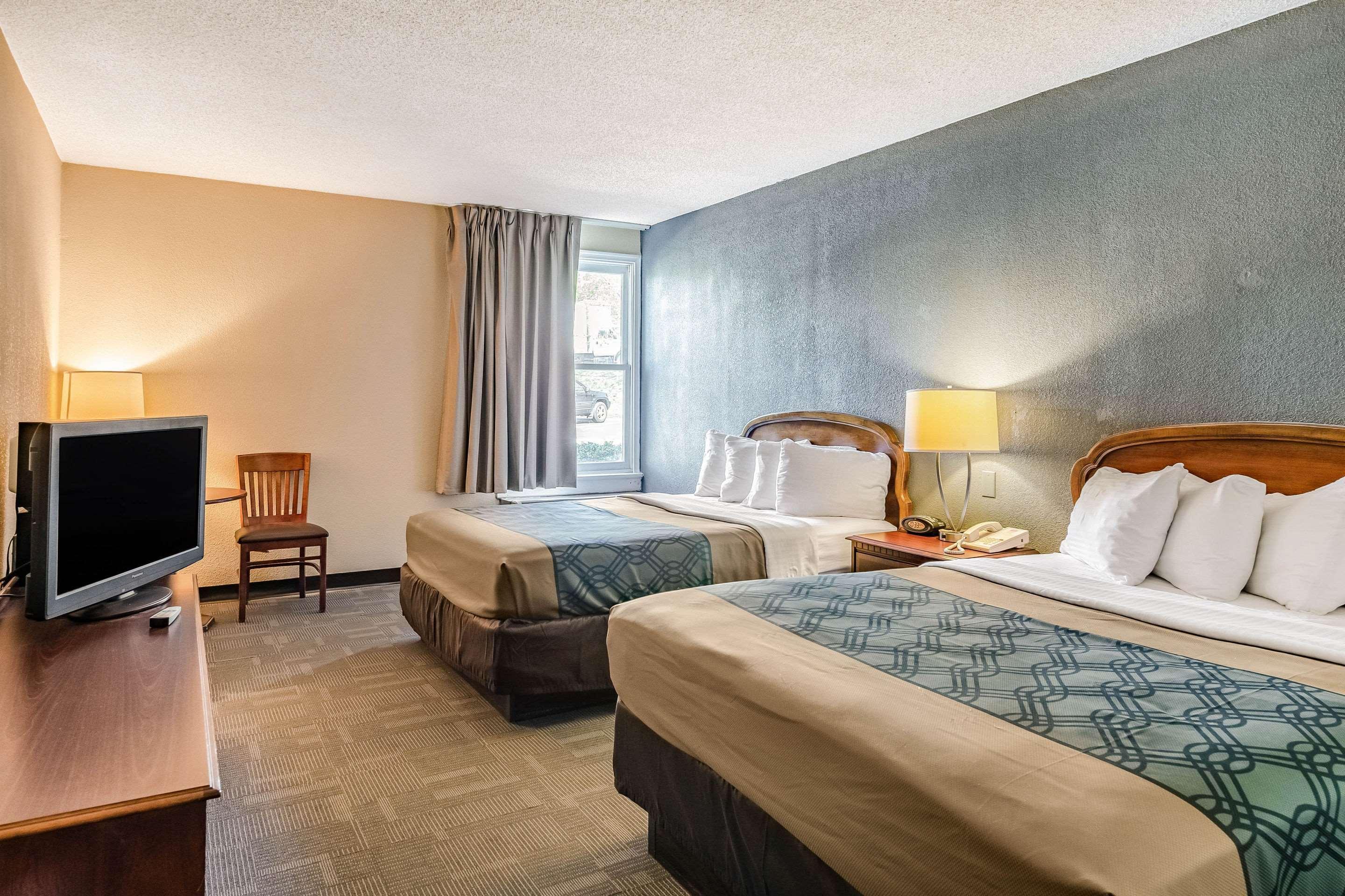Econo Lodge Inn & Suites Radford-Blacksburg Area エクステリア 写真