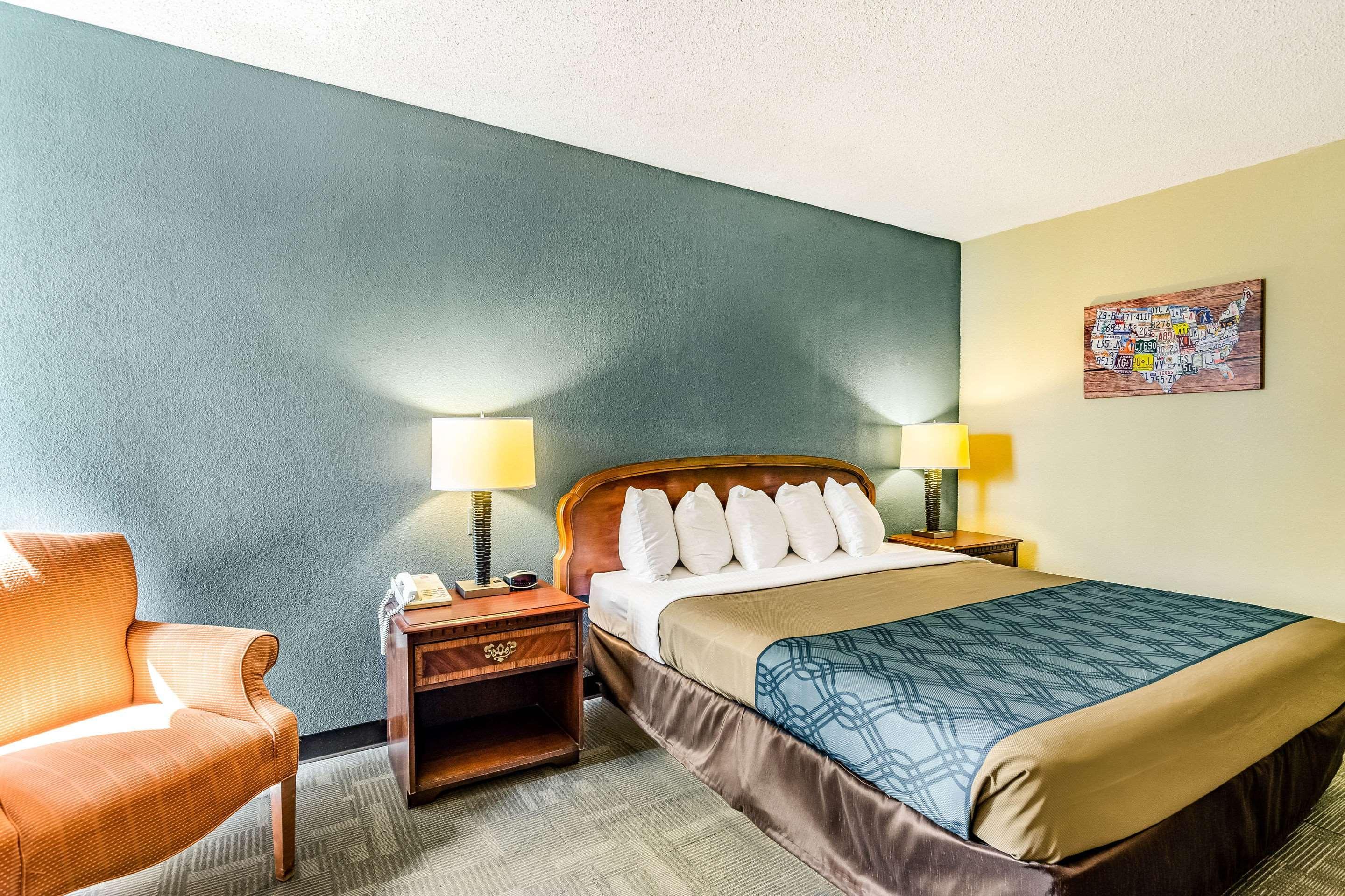 Econo Lodge Inn & Suites Radford-Blacksburg Area エクステリア 写真