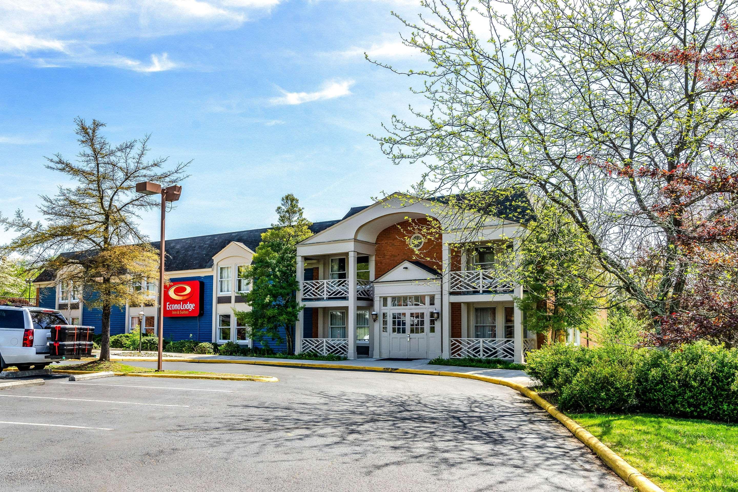 Econo Lodge Inn & Suites Radford-Blacksburg Area エクステリア 写真