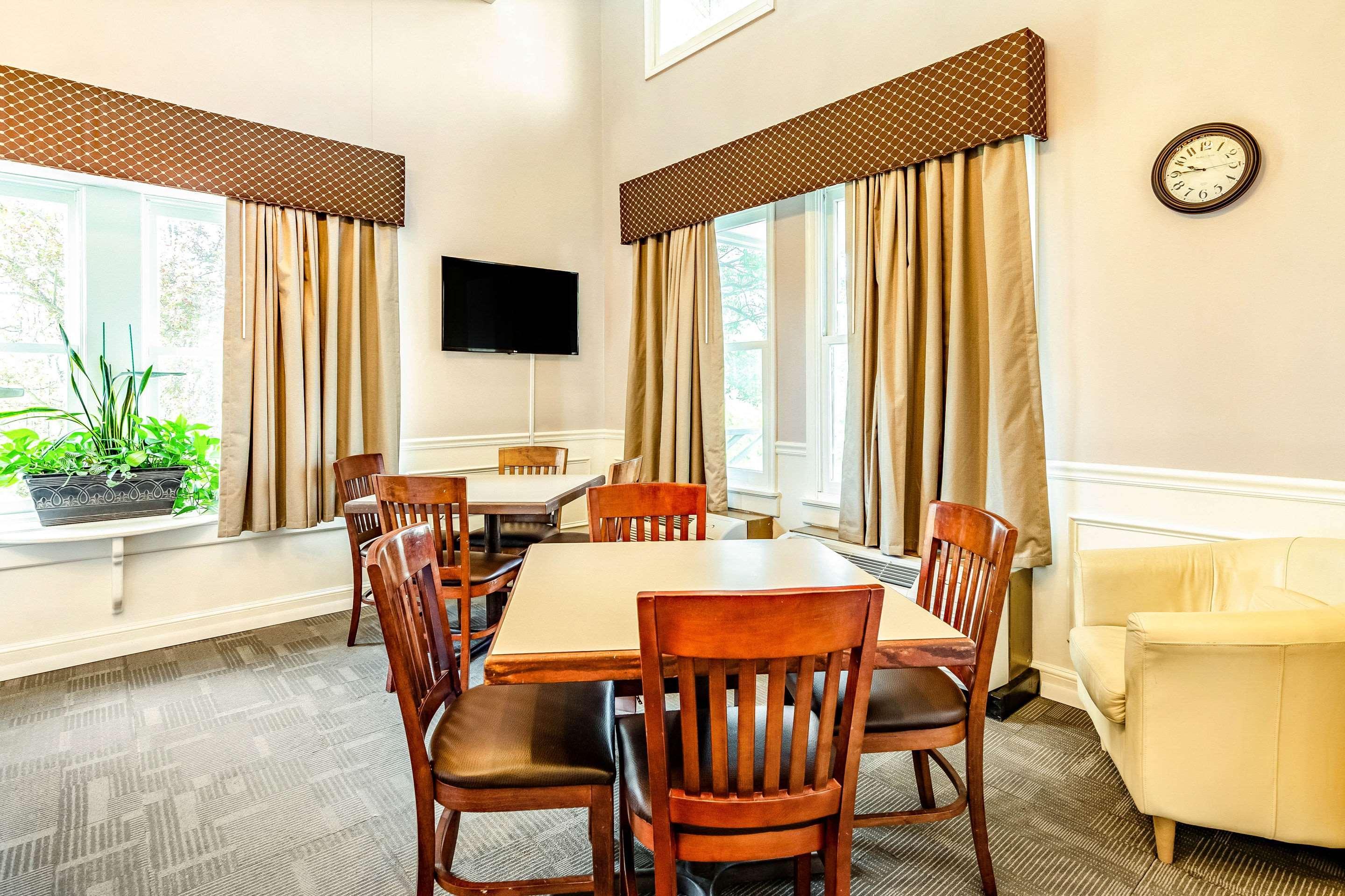 Econo Lodge Inn & Suites Radford-Blacksburg Area エクステリア 写真