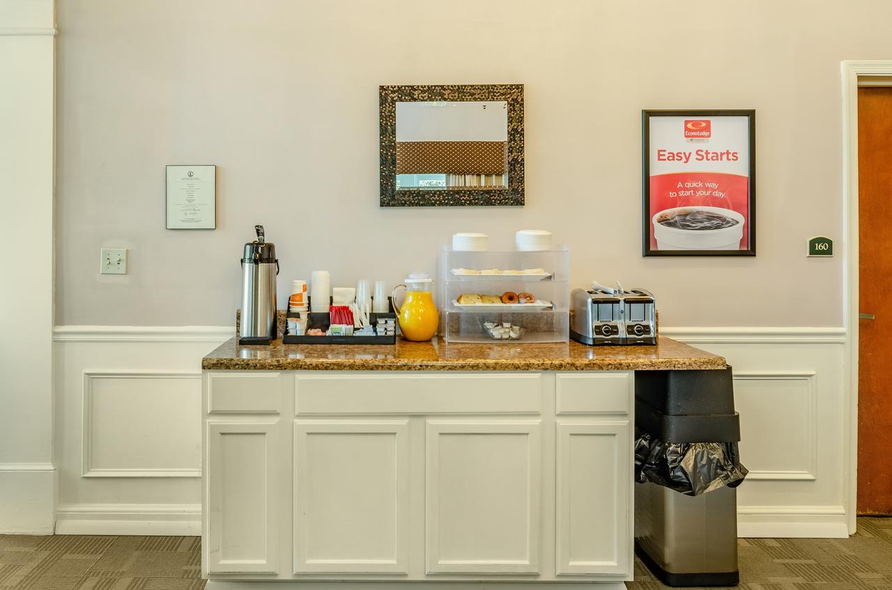 Econo Lodge Inn & Suites Radford-Blacksburg Area エクステリア 写真